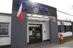 Na zdjęciu widoczny budynek Komisariatu Policji w Nowej Dębie