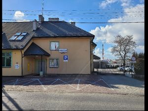 Na zdjęciu widoczny budynek Komisariatu Policji w Gorzycach w powiecie tarnobrzeskim.