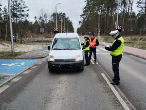 Działania policjantów ruchu drogowego na przejazdach kolejowych &quot; Bezpieczny Przejazd&quot;