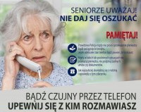 Na plakacie starsza kobieta trzyma telefon w ręku obok ostrzeżenie oszustwa metodą na &#039;WNUCZKA&quot;.