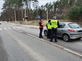 Policjanci ruchu drogowego podczas działań