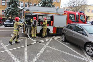 Ćwiczenia przeciwpożarowe w budynku KMP w Tarnobrzegu przy ul. 1 maja 2.