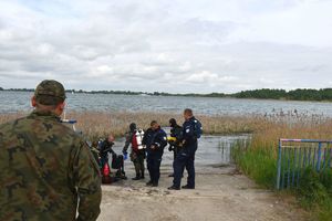 Ćwiczenia służb ratowniczych nad Jeziorem Tarnobrzeskim