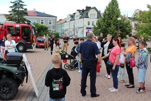 Piknik z Okazji Dnia Dziecka z udziałem policjantów z Komendy Miejskiej Policji w Tarnobrzegu.