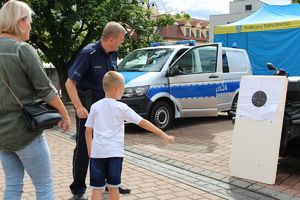 Piknik z Okazji Dnia Dziecka z udziałem policjantów z Komendy Miejskiej Policji w Tarnobrzegu.