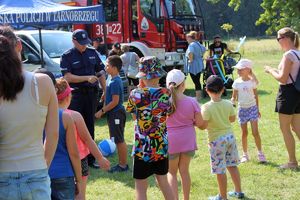 Piknik profilaktyczny z udziałem tarnobrzeskich policjantów.