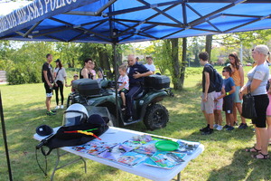 Piknik profilaktyczny z udziałem tarnobrzeskich policjantów.