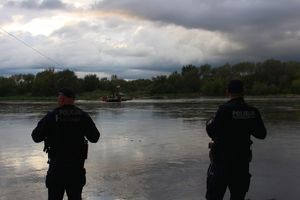 Tarnobrzescy policjanci monitorują stan rzek w powiecie