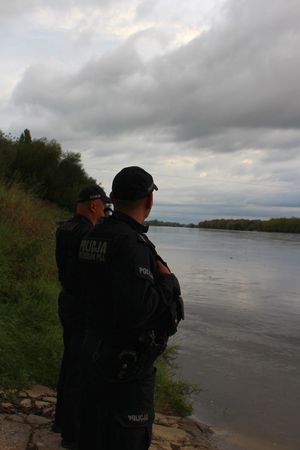 Tarnobrzescy policjanci monitorują stan rzek w powiecie