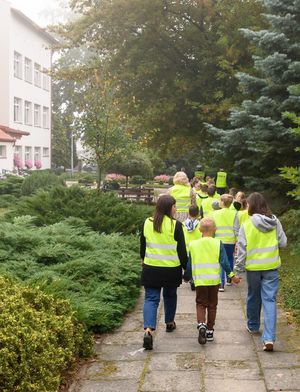 Działania prewencyjno-edukacyjne w Szkole Podstawowej w Stalach &quot;Bezpieczna droga do szkoły&quot;.