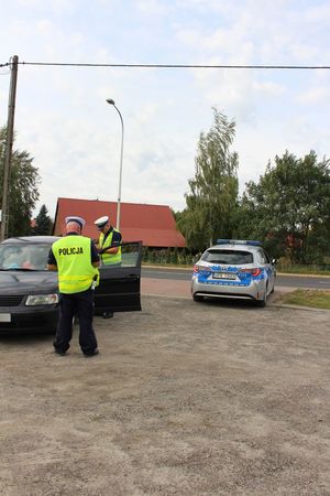 Policjanci ruchu drogowego podczas działań &quot;Prędkość&quot;. Kontrole prowadzą na ul. Warszawskiej w Tarnobrzegu.