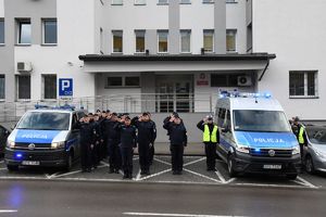 Policjanci z KMP w Tarnobrzegu oddali hołd zmarłemu policjantowi z Warszawy