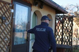 Dzielnicowi kontrolują ogródki działkowe i ostrzegają właścicieli