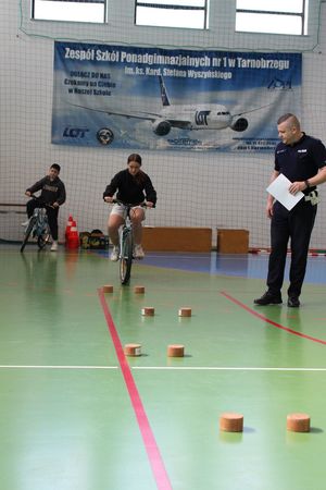 Powiatowy Turniej Bezpieczeństwa Ruchu Drogowego w Tarnobrzegu - uczestnicy szkół podstawowych z miasta Tarnobrzega oraz gmin Nowej Dęby, Gorzyc, Baranowa Sandomierskiego i Grębowa.