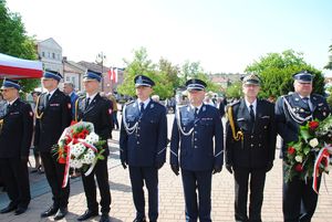 Poczet sztandarowy KMP w Tarnobrzegu, podczas Święta Konstytucji 3 Maja - Plac Bartosza Głowackiego w Tarnobrzegu.