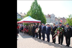 Delegacja KMP w Tarnobrzegu, podczas Święta Konstytucji 3 Maja - Plac Bartosza Głowackiego w Tarnobrzegu.