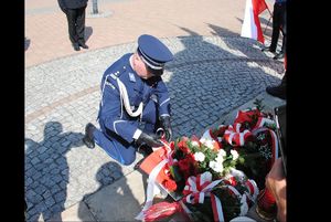 Delegacja KMP w Tarnobrzegu, podczas Święta Konstytucji 3 Maja - Plac Bartosza Głowackiego w Tarnobrzegu.