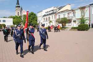 Poczet Sztandarowy KMP w Tarnobrzegu, podczas Święta Konstytucji 3 Maja - Plac Bartosza Głowackiego w Tarnobrzegu.