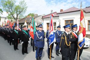 Poczet Sztandarowy KMP w Tarnobrzegu, podczas Święta Konstytucji 3 Maja - Plac Bartosza Głowackiego w Tarnobrzegu.