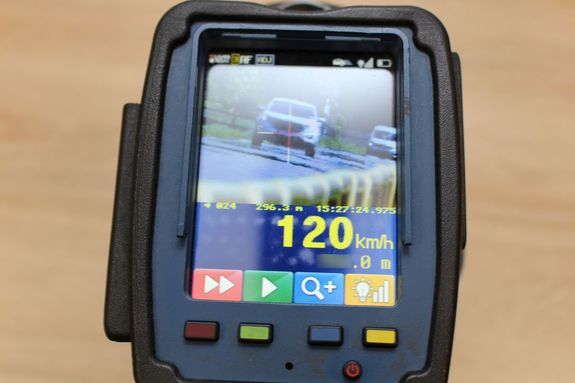 Pędził 120 km/h. Skuteczne działanie policjantów