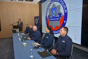 Spotkanie z dyrektorami szkół. Komendant Miejski Policji w Tarnobrzegu.