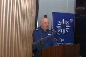 Spotkanie z dyrektorami szkół. Komendant Miejski Policji w Tarnobrzegu mł.insp. Rajmund Murek.