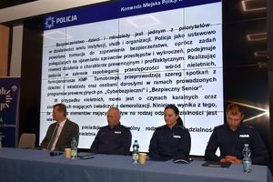 Spotkanie z dyrektorami szkół. Komendant Miejski Policji w Tarnobrzegu