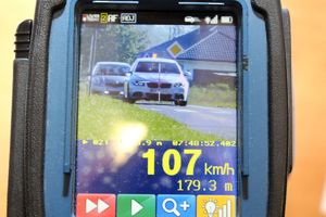 Młody kierowca bmw podróżował z prędkością 107 km/h na &quot;czterdziestce&quot;