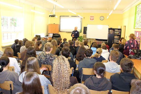 Bezpieczeństwo w Internecie tematem spotkania z uczniami z Liceum Ogólnokształcącego w Tarnobrzegu