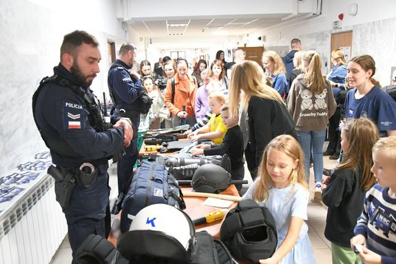 Policjanci uczestniczyli w Nocy Otwartych Sądów
