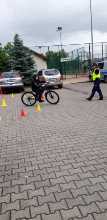 Dzielnicowi przeprowadzili egzaminy na kartę rowerową