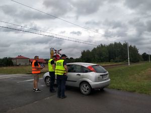 „Bezpieczny Przejazd” – działania policjantów z Nowej Dęby ze Służbą Ochrony Kolei