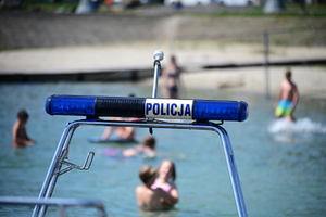 Policjanci nad Jeziorem Tarnobrzeskim