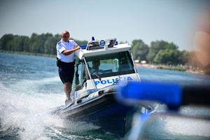 Policjanci nad Jeziorem Tarnobrzeskim