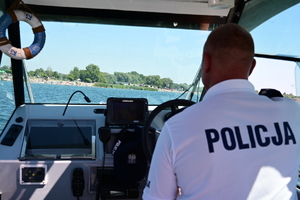 Policjanci nad Jeziorem Tarnobrzeskim