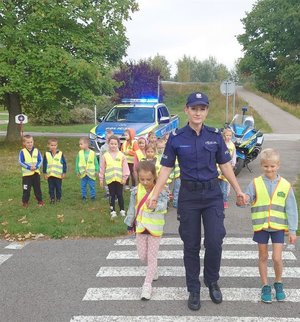 Aby droga do przedszkola była bezpieczna- spotkanie z policjantami