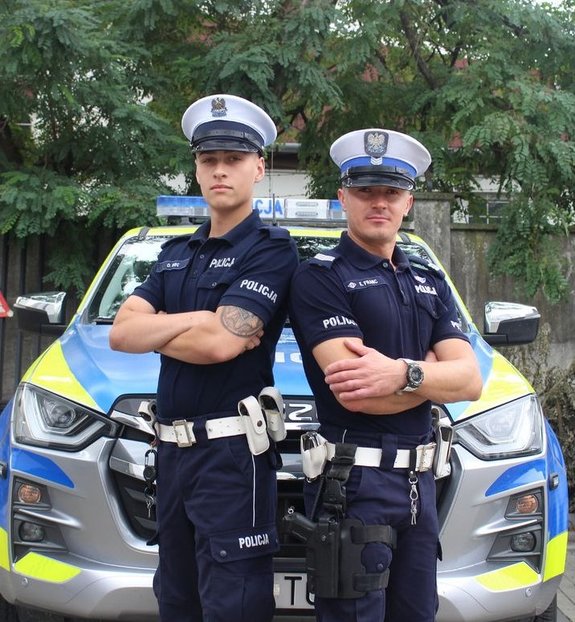 Podziękowanie dla policjantów, którzy pomogli przy usterce auta