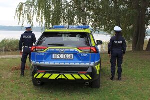 Nowy radiowóz Toyota RAV4 na drogach powiatu tarnobrzeskiego