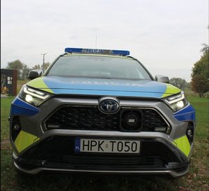 Nowy radiowóz Toyota RAV4 na drogach powiatu tarnobrzeskiego
