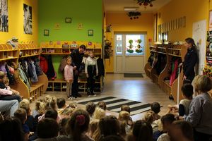 Spotkanie policjantek z  Komendy Miejskiej Policji w Tarnobrzegu z przedszkolakami z Przedszkola Integracyjnego w Tarnobrzegu.