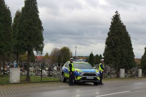 Policjanci będą czuwać nad bezpieczeństwem podczas Wszystkich Świętych