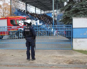 Policjanci zabezpieczali mecz piłki nożnej Stal Gorzyce – Czarni Jasło