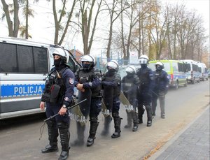 Policjanci zabezpieczali mecz piłki nożnej Stal Gorzyce – Czarni Jasło