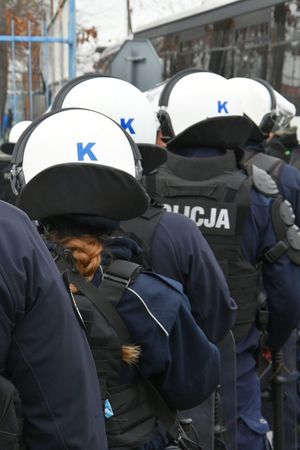 Policjanci zabezpieczali mecz piłki nożnej Stal Gorzyce – Czarni Jasło