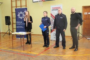 Informujemy i edukujemy - Babciu,Dziadku nie daj się oszustom!