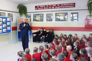 Stop Przemocy - tarnobrzescy policjanci z uczniami ze Skopania włączyli się kamapnię