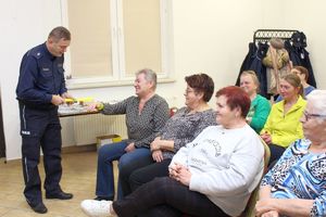 „Bezpieczny senior”- był tematem debaty ewaluacyjnej skierowanej do mieszkańców gminy Gorzyce w powiecie tarnobrzeskim. Podczas spotkania, omówiono zagadnienia dotyczące bezpieczeństwa osób starszych – w jaki sposób unikać zagrożeń, jak postępować z oszustami.