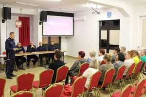 „Bezpieczny senior”- był tematem debaty ewaluacyjnej skierowanej do mieszkańców gminy Gorzyce w powiecie tarnobrzeskim. Podczas spotkania, omówiono zagadnienia dotyczące bezpieczeństwa osób starszych – w jaki sposób unikać zagrożeń, jak postępować z oszustami.